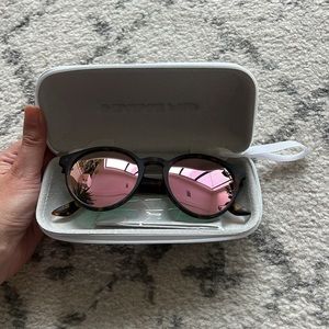 WearMePro Clove pink sunglasses NWT